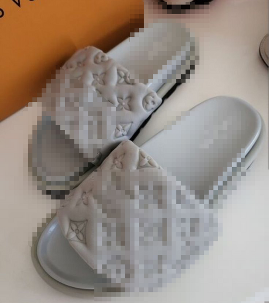 Iv sandals