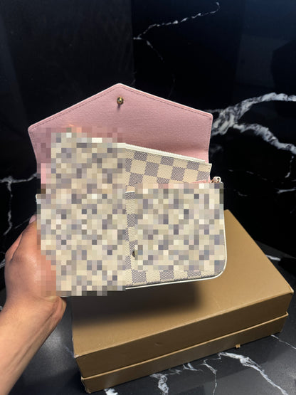 Lv purse